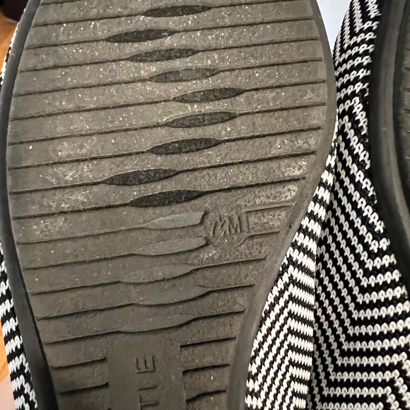 Kelly & Katie: Pointed Toe Flat - Picture 6 of 6